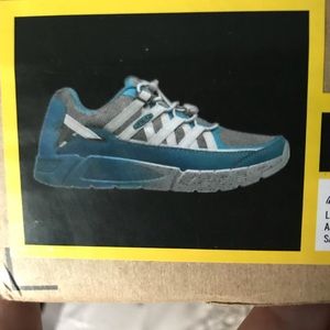 Steel toed work shoes - comfy!! 8.5 Wide